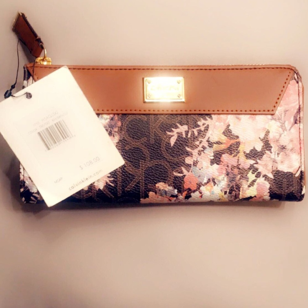 Calvin Klein wristlet/wallet